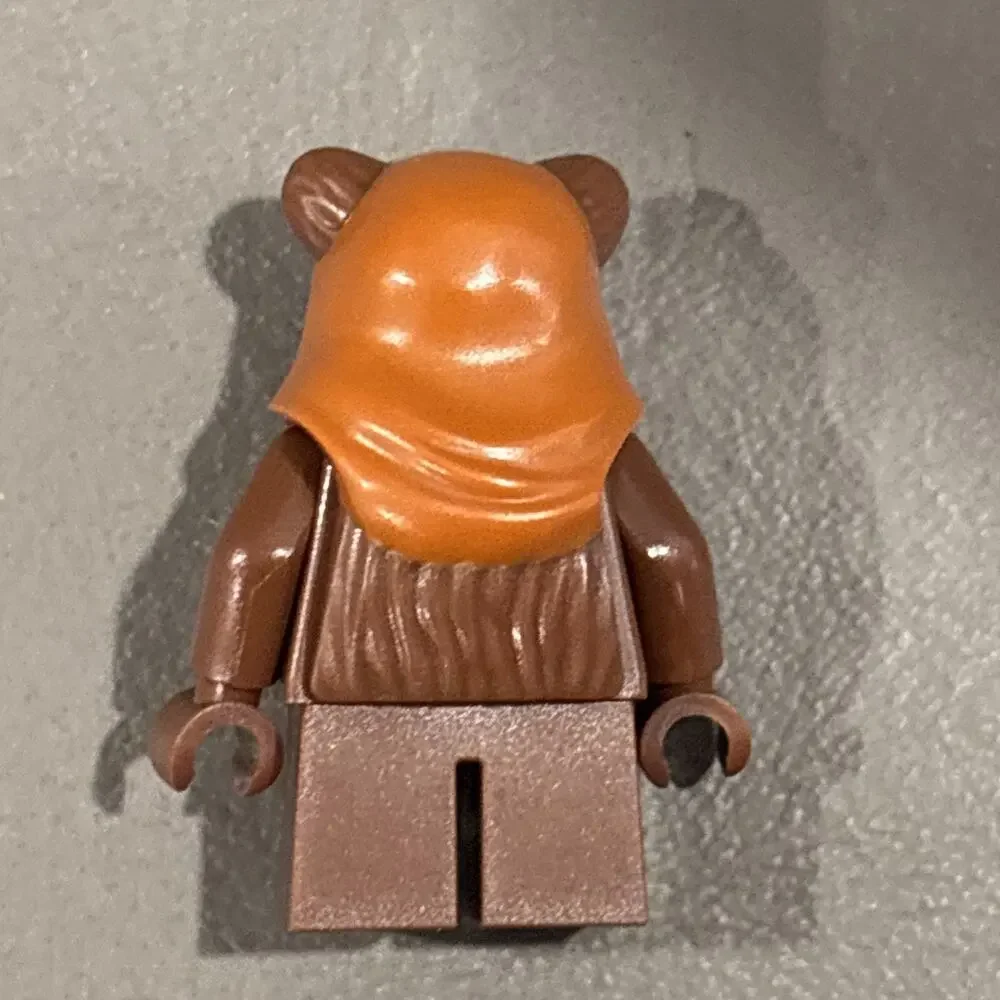 Lego Wicket (Ewok) Minifigure #sw1435 Molded Dark Orange Hood w/ Wrinkles New